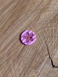 Knoflík zdobený květem barva růžová