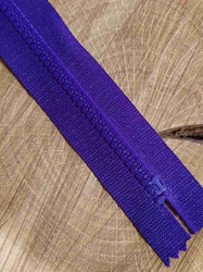 Zip kostěný šíře 5 mm délka 16 cm barva fialová