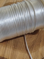Saténová šňůra Ø2 mm barva off white