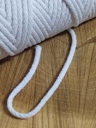 Šňůra / příze s duší k háčkování Ø3 mm barva bílá