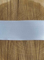 Atlasová stuha oboulící šíře 40 mm barva bílá