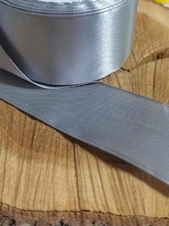 Atlasová stuha šíře 40 mm barva šedá světlá