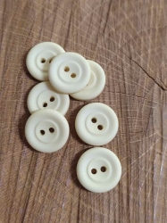 Knoflík dvoudírkový barva světle žlutá