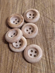 Dřevěný knoflík čtyřdírkový barva přírodní 