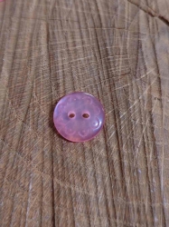 Knoflík s ornamentem dvoudírkový barva růžová světlá