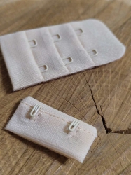 Zapínání na podprsenky šíře 34 mm dvouřadé barva tělová