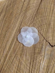 Monofilový květ s korálkem Ø25 mm barva bílá