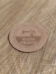 Nášivka / štítek z pratelného papíru - ruční práce