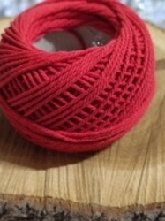 Bavlněná příze macrame / háčkovací 40 g rozčesávací barva  červená