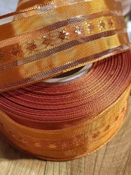 Stuha s drátem šíře 40 mm hvězdičky barva hnědá rezavá 