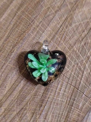 Skleněný přívěsek srdce 21x21 mm barva zelená