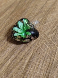 Skleněný přívěsek srdce 21x21 mm barva zelená
