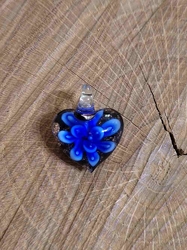 Skleněný přívěsek srdce 21x21 mm barva modrá