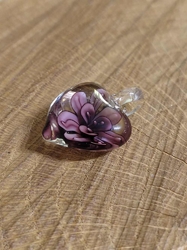 Skleněný přívěsek srdce 21x21 mm barva fialová