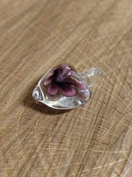 Skleněný přívěsek srdce 21x21 mm barva fialová