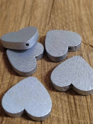 Dřevěné korálky srdce metalické 21x23 mm 5 ks barva stříbrné