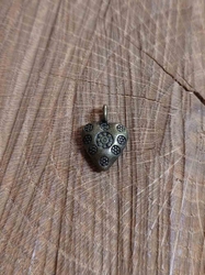 Kovový korálek srdce 11 x11 mm barva staromosaz