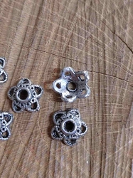 Dekorační kaplík 11 mm barva platina
