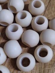 Plastové korálky s velkým průvlekem 10 ks 11x14 mm barva béžová