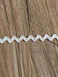Hadovka šíře 4 mm barva béžová