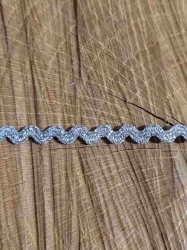 Hadovka šíře 3 mm barva stříbrná