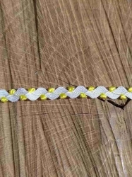 Hadovka ozdobná ozdobná šíře 6 mm barva bílo žlutá