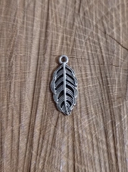 Přívěsek list 11x25 mm