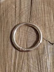 Karabina kulatá na kabelky 32 mm barva zlatá