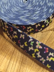 Šlová pruženka s potiskem šíře 23 mm motýlci