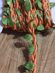 Prýmek šíře 30 mm s listy oranžová