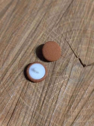 Knoflík potažený průměr 14 mm hnědá