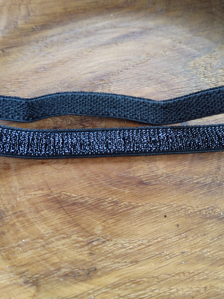 Pruženka brokátová / ramínková šíře 10 mm s lurexem černá