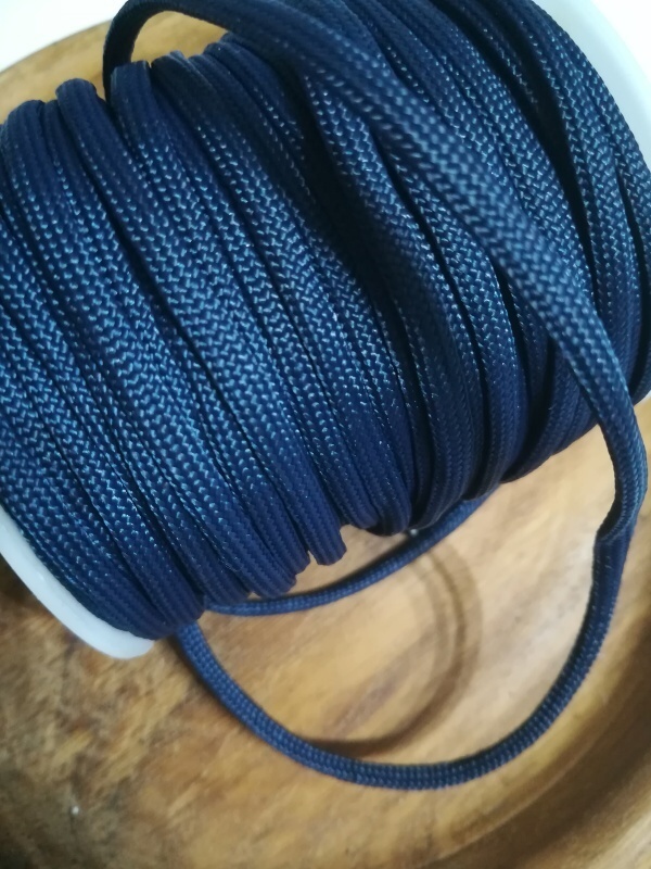 Padáková / oděvní šňůra Ø4 mm temně modrá