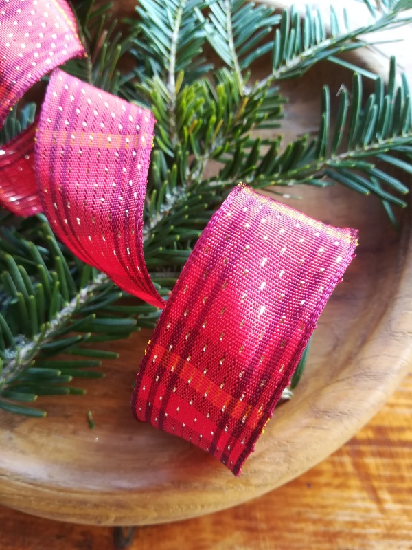 Kostkovaná stuha s metaloplastem a drátem červená vánoční