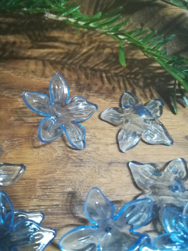 Plastové korálky květ / sukýnka Ø29 mm modrá