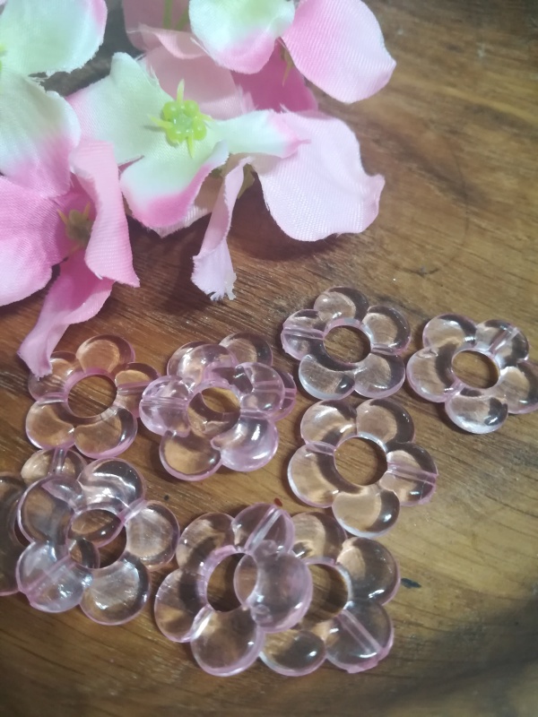Plastové korálky květinka 19 mm růžová