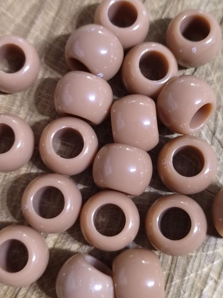 Plastové perly s velkým průvlekem 11x14 mm 10 ks barva hnědá