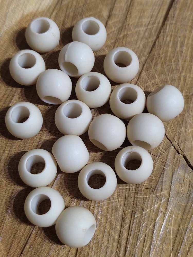 Plastové korálky s velkým průvlekem 10 ks 11x14 mm barva béžová