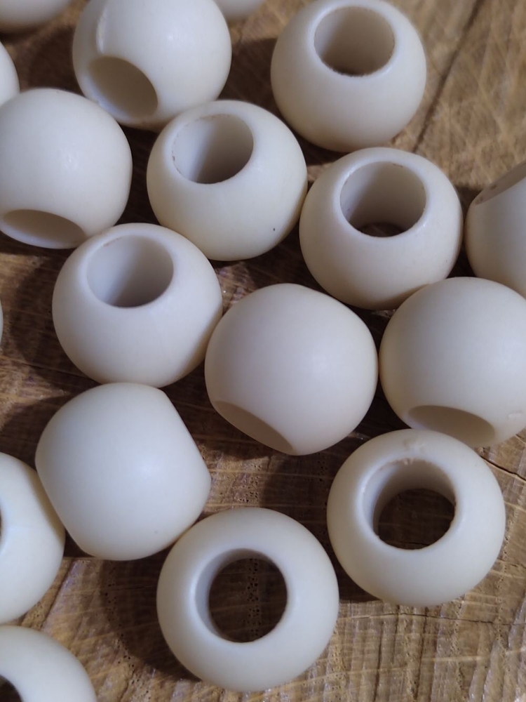 Plastové korálky s velkým průvlekem 10 ks 11x14 mm barva béžová