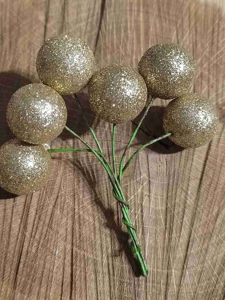 Dekorační kuličky 18 mm s glitry a drátkem barva zlatá