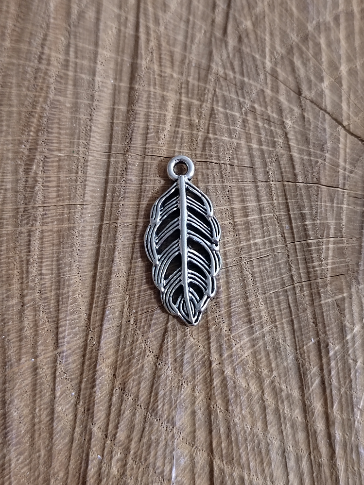 Přívěsek list 11x25 mm