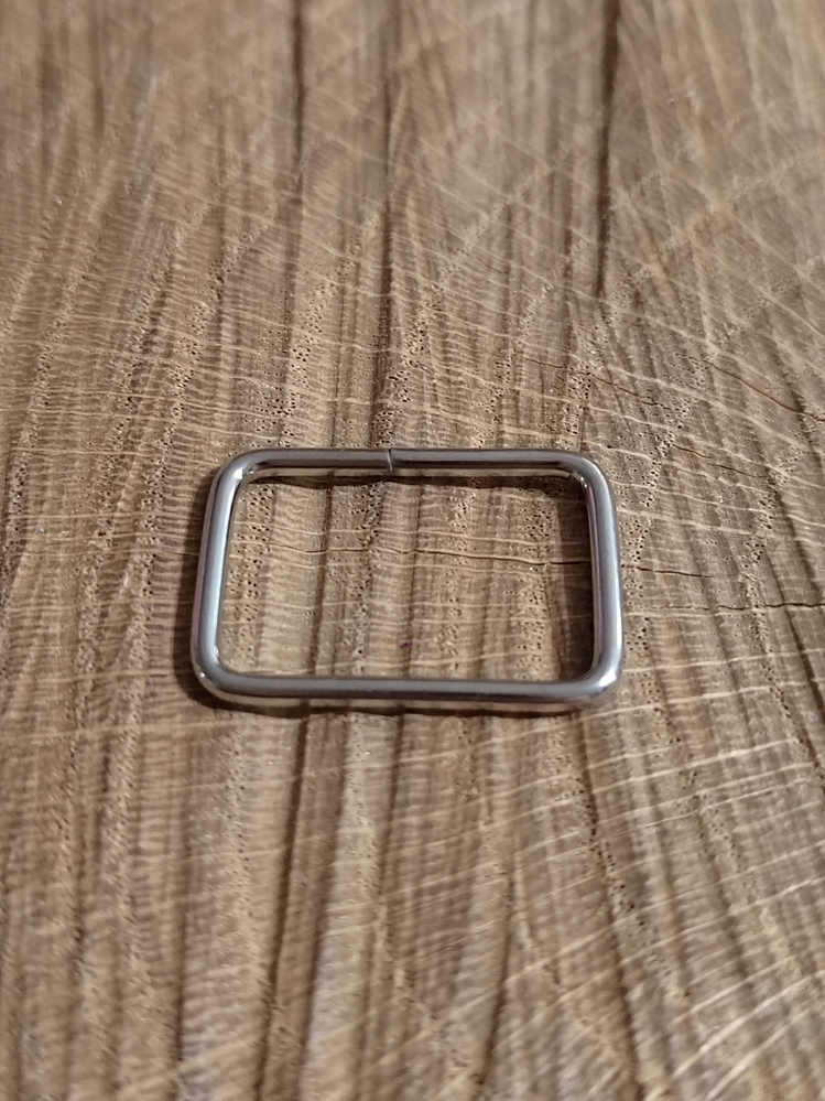 Průvlek / vsuvka šíře 20 mm na koženou galanterii