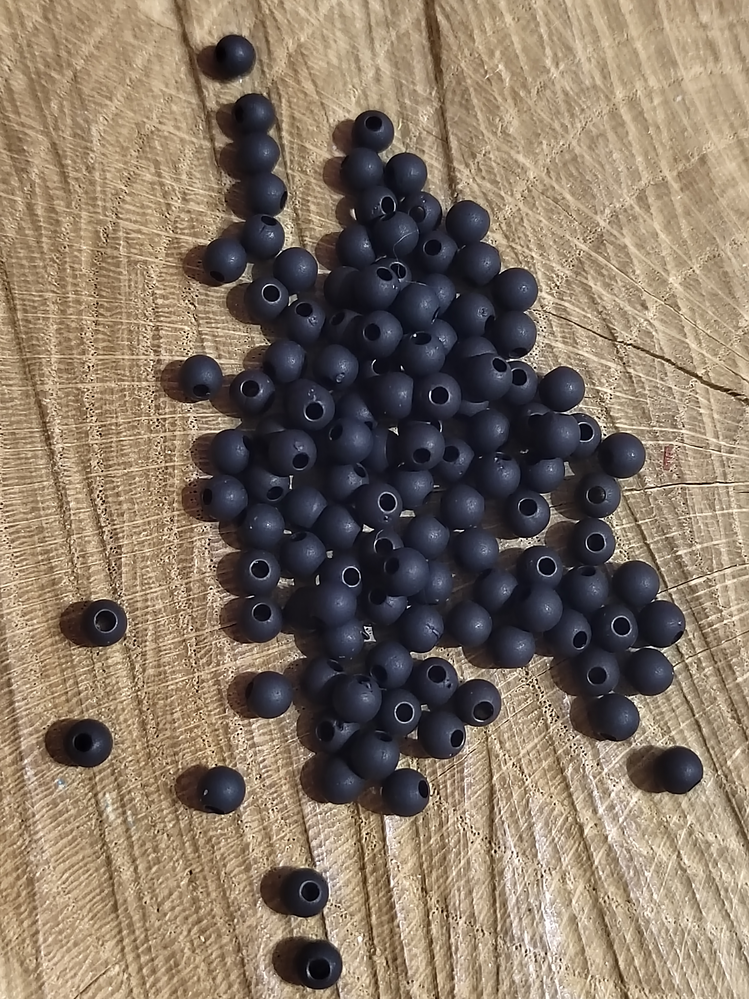 Plastové korálky matné Ø4 mm 10 g barva černá