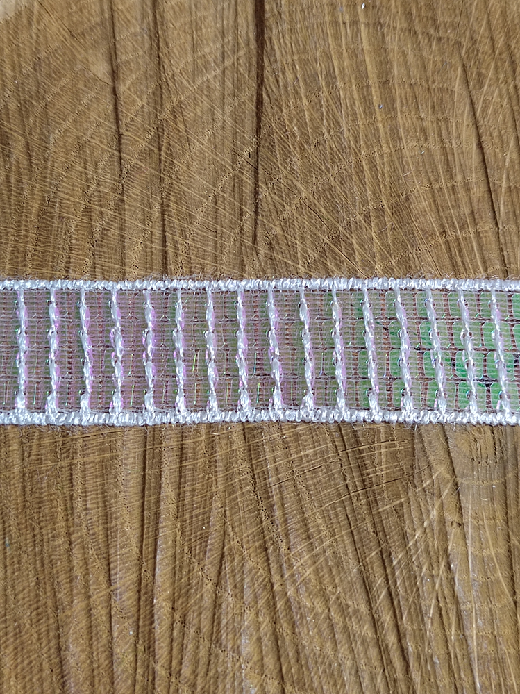 Flitrový prýmek šíře 22 mm bílá